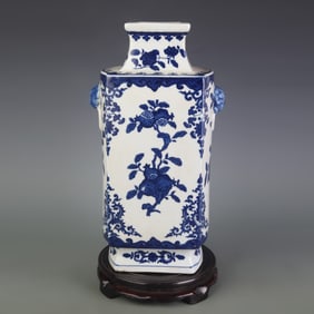 BLUE AND WHITE FLORAL DESIGN BEAST-EAR FOUR-SIDED PORCELAIN VASE