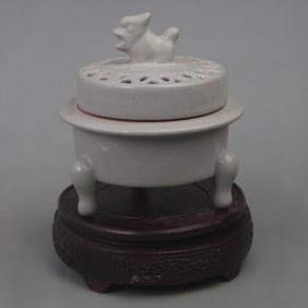 A BLUE GROUND THREE-LEGGED PORCELAIN INCENSE BURNER