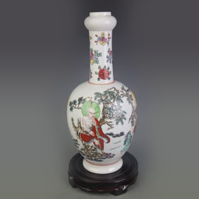 FAMILLE ROSE FIGURE GARLIC-HEAD STYLE PORCELAIN VASE