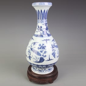 BLUE AND WHITE GLAZED FLOWER AND PEACOCK PATTERN PORCELAIN VASE