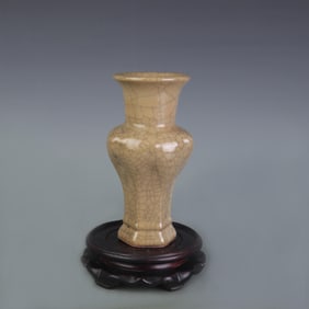 A FINE GE KILN PORCELAIN VASE