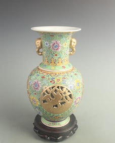 GREEN GROUND FOUR-SIDED INNER REVOLVING PORCELAIN VASE