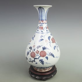 BLUE AND WHITE YOU LI HONG PATTERN PORCELAIN BOTTLE