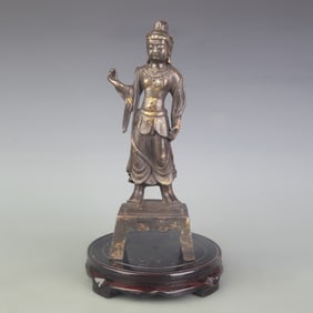 A FINELY MADE BUDDHA STATUE