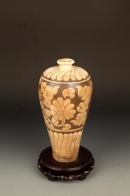 FLOWER CARVING "CI ZHOU YAO" PORCELAIN BEI BOTTLE