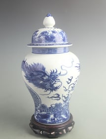 BLUE AND WHITE DRAGON PATTERN GENERAL STYLE PORCELAIN JAR