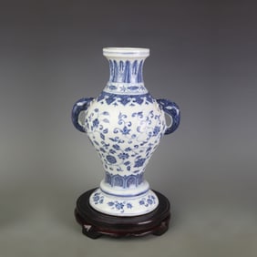BLUE AND WHITE FLORAL PATTERN ELEPHANT-EAR STYLE PORCELAIN VASE
