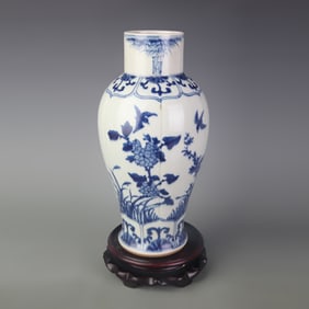 BLUE-AND-WHITE BIRD-AND-FLOWER PATTERN PORCELAIN VASE