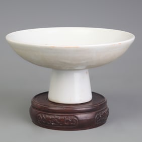 WHITE-GLAZED INCISED DRAGON PATTERN HIGH FOOT PORCELAIN BOWL