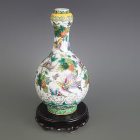 FAMILLE ROSE BIRD-AND-FLOWER GARLIC-HEAD STYLE PORCELAIN VASE