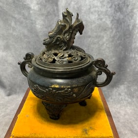 “SHI GU ZHI BAO?? MARK GILT BRONZE DRAGON-LID BEAST-FOOT CENSER
