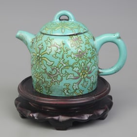 A FINE PAINTED ZI SHA CLAY TEAPOT