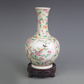 FAMILLE ROSE GLAZED FLOWER AND BIRD PATTERN GLOBE PORCELAIN VASE