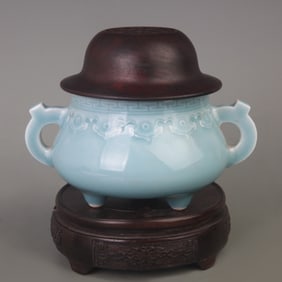 SKY-BLUE GLAZED DOUBLE-HANDLED INCENSE BURNER (ROSEWOOD LID)