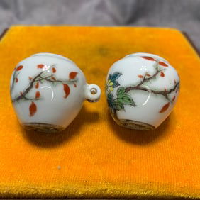 PAIR OF FAMILLE ROSE BIRD FEEDERS FROM REPUBLIC PERIOD