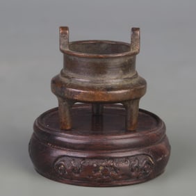 SMALL TRIPOD CENSER WITH UPRIGHT EARS