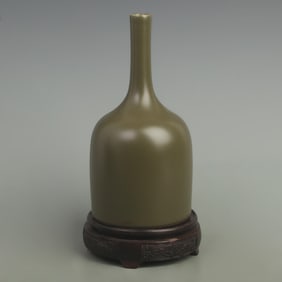 TEA-DUST GLAZED BELL SHAPED PORCELAIN VASE