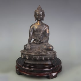 A FINE BRONZE SHAKYAMUNI BUDDHA STATUE