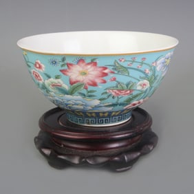 FAMILLE ROSE FLORAL PORCELAIN BOWL WITH ENAMEL DECORATION