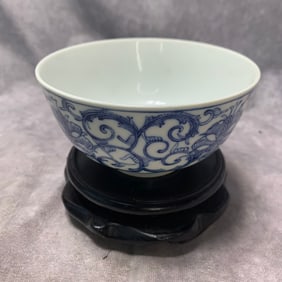 BLUE AND WHITE PORCELAIN LOTUS BOWL WITH QIANLONG MARK