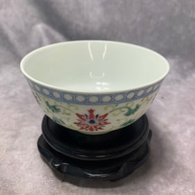 TONGZHI MARK FAMILLE-ROSE FLORAL SMALL BOWL