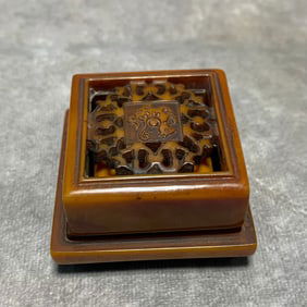 A FINE CELLULOID SEALS WITH BOX (DAMAGED BOX)