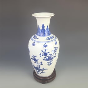 BLUE-AND-WHITE GUAN YIN STYLE PORCELAIN VASE