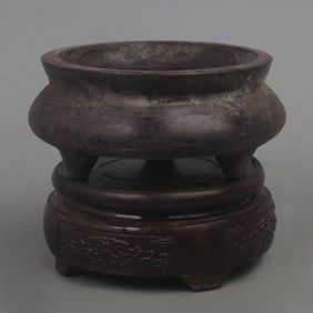 A FINE XUAN DE STYLE GROUND THREE FOOT BRONZE CENSER