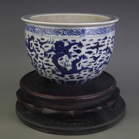 BLUE AND WHITE DRAGON PATTERN PORCELAIN JAR