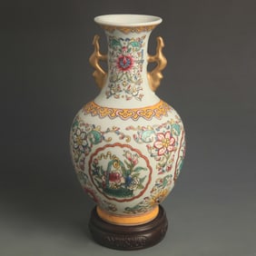 FAMILLE ROSE FLOWER HUNDRED BUTTERFLIES PATTERN TWIN-EARED VASE