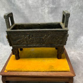 A FINE BRASS MADE CONCH SHAPE TEAPOT