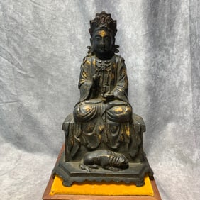 GILT BRONZE SEATED GUANYIN STATUE