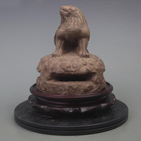 A FINE STONE MADE LION FIGURE DECORATION