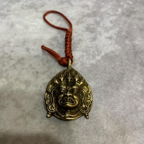 A FINELY MADE TIBETAN BUDDHISM PENDANT
