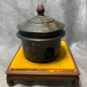 GILT BRONZE THREE-LEGGED INCENSE BURNER WITH BAMBOO JOINT PATTERNS