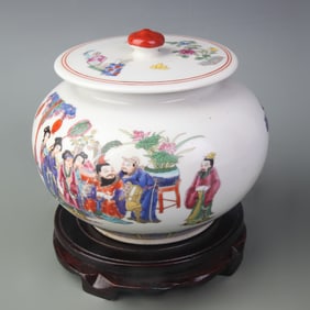 FAMILLE ROSE GLAZED FIGURES PATTERN PORCELAIN JAR WITH LID