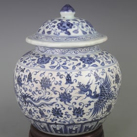 BLUE AND WHITE PHOENIX AND FLORAL PATTERN GENERAL STYLE PORCELAIN JAR