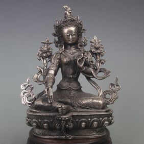 A FINE WHITE BRONZE GREEN TARA STATUE