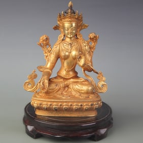 A FINE GILT BRONZE TIBETAN BUDDHIST STATUE OF WHITE TARA