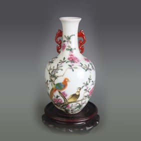 FAMILLE ROSE DOUBLE-HANDLED VASE WITH FLORAL AND BIRD DECORATION