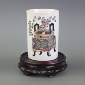 FAMILLE ROSE FLORAL PATTERN PORCELAIN BRUSH HOLDER
