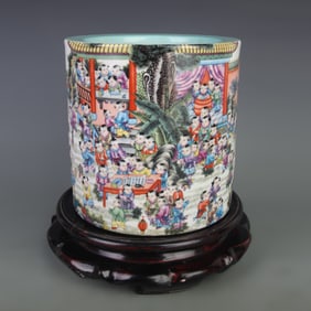 FAMILLE ROSE FIGURATIVE PATTERN PORCELAIN BRUSH HOLDER