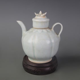 A FINE LIGHT BLUE GLAZED PORCELAIN WATER POT