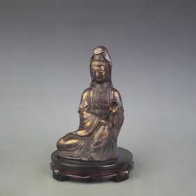 A FINE BRONZE SEATED GUANYIN STATUE