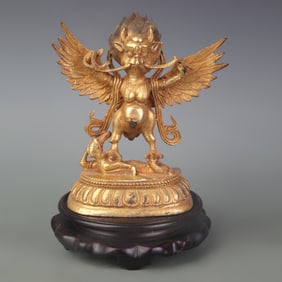 A FINE GILT BRONZE GARUDA STATUE