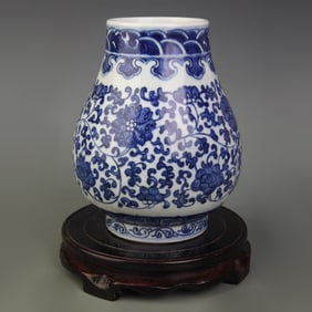 BLUE-AND-WHITE FLOWER PATTERN PORCELAIN VASE