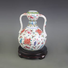 FAMILLE ROSE LONGEVITY AND FORTUNE PATTERN RUYI-EAR PORCELAIN BOTTLE