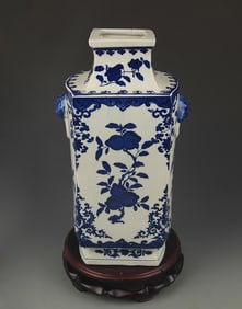BLUE AND WHITE FLOWER PATTERN PORCELAIN VASE