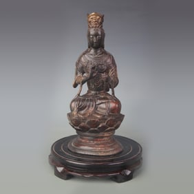 A FINE BRONZE GUANYIN STATUE