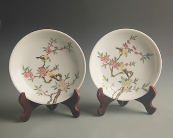 RARE YELLOW GLAZED FAMILLE ROSE FLOWER PATTERN PORCELAIN PLATE